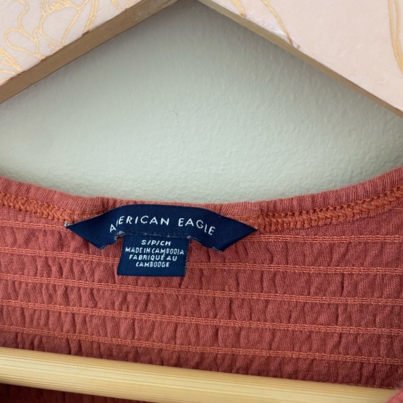 Women’s American Eagle Outfitters Orange Lettuce Hem Smocked Baby Tee Size Small - Picture 4 of 5